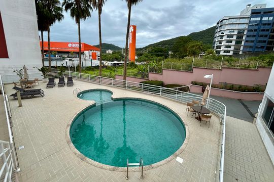 Área comum - Piscina de apartamento para alugar com 2 quartos, 82m² em Saco Grande, Florianópolis