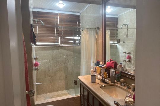 Banheiro de apartamento à venda com 4 quartos, 188m² em Barra da Tijuca, Rio de Janeiro