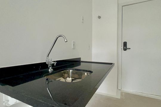 Cozinha de kitnet/studio à venda com 1 quarto, 25m² em Pinheiros, São Paulo