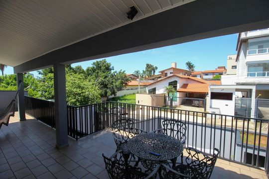 Varanda de casa para alugar com 3 quartos, 360m² em Jardim Santa Rosália, Sorocaba