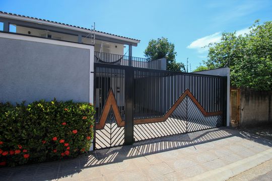 Fachada de casa para alugar com 3 quartos, 360m² em Jardim Santa Rosália, Sorocaba
