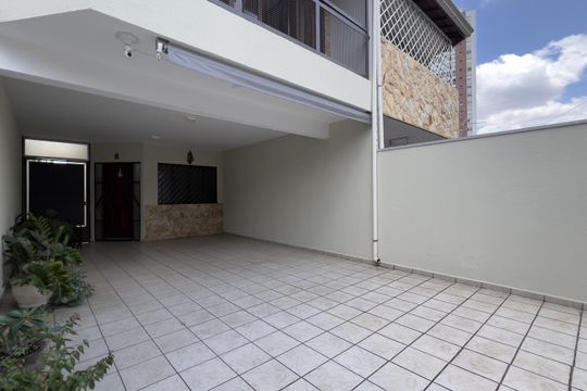 Garagem de casa à venda com 4 quartos, 309m² em Jardim Santa Mena, Guarulhos
