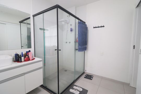 Banheiro de apartamento à venda com 1 quarto, 45m² em Canudos, Novo Hamburgo