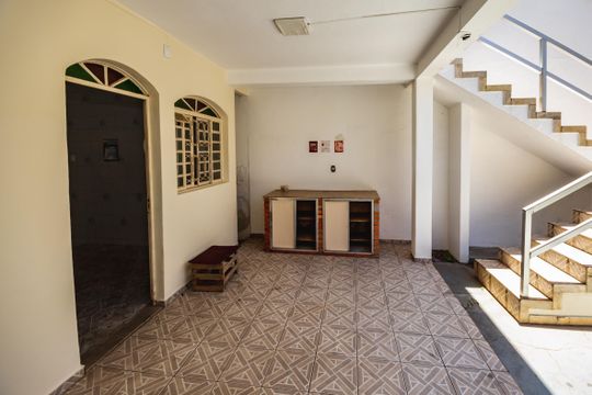 Casa à venda com 5 quartos, 276m² em Santa Monica, Belo Horizonte