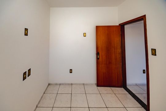 Casa à venda com 5 quartos, 276m² em Santa Monica, Belo Horizonte