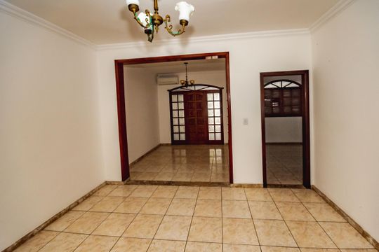 Casa à venda com 5 quartos, 276m² em Santa Monica, Belo Horizonte