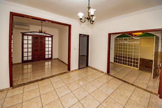 Casa à venda com 5 quartos, 276m² em Santa Monica, Belo Horizonte