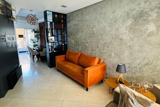 Casa à venda com 3 quartos, 240m² em Jardim Itu, Porto Alegre