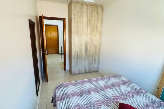 Quarto de casa à venda com 3 quartos, 240m² em Jardim Itu, Porto Alegre