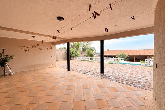 Garagem de casa de condomínio à venda com 5 quartos, 500m² em Jardim Tarumã, Jundiaí