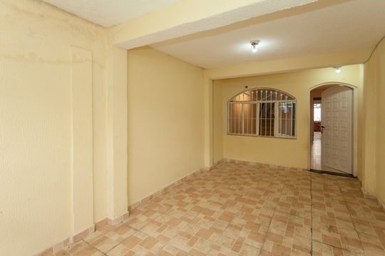 Garagem de casa à venda com 2 quartos, 120m² em Vila Baby, São Paulo