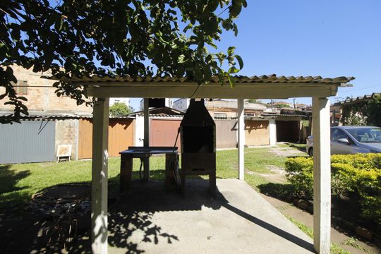 Área comum - Churrasqueira de apartamento para alugar com 2 quartos, 45m² em Rubem Berta, Porto Alegre