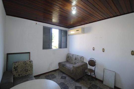 Sala de apartamento para alugar com 2 quartos, 45m² em Rubem Berta, Porto Alegre