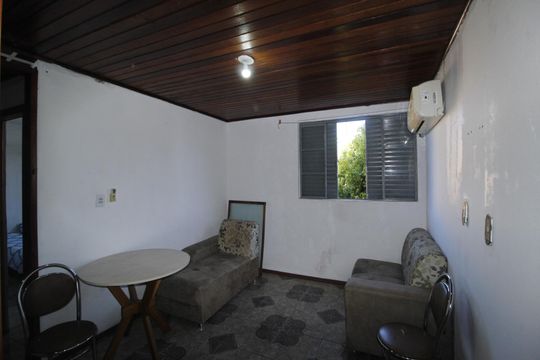 Sala de apartamento para alugar com 2 quartos, 45m² em Rubem Berta, Porto Alegre