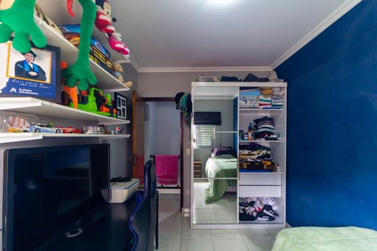Quarto 2 de casa para alugar com 2 quartos, 63m² em Jardim Iva, São Paulo