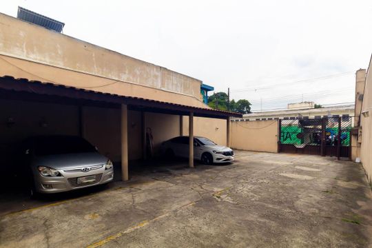Garagem de casa para alugar com 2 quartos, 63m² em Jardim Iva, São Paulo