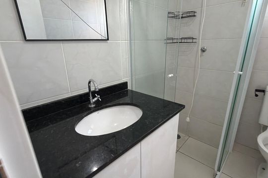 Banheiro de apartamento para alugar com 1 quarto, 33m² em Mooca, São Paulo