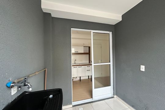 Varanda/ Área de serviço de apartamento para alugar com 2 quartos, 34m² em Vila Pereira Barreto, São Paulo
