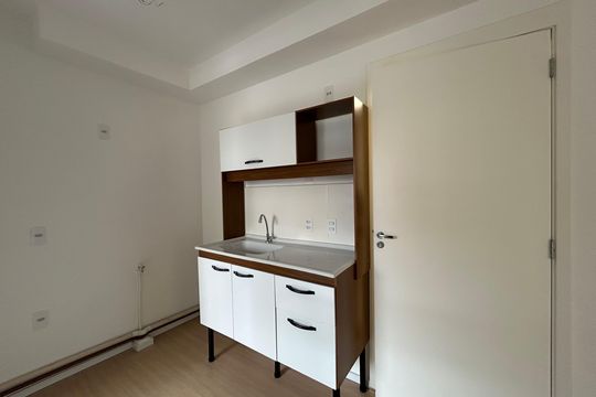 Cozinha de apartamento para alugar com 2 quartos, 34m² em Vila Pereira Barreto, São Paulo