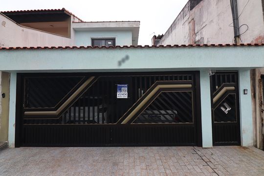 Fachada  de casa à venda com 3 quartos, 222m² em Alves Dias, São Bernardo do Campo