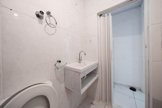 Banheiro 2 de casa à venda com 4 quartos, 96m² em Jardim Arizona, São Paulo