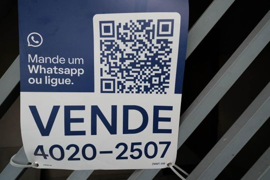 Fachada de casa à venda com 4 quartos, 96m² em Jardim Arizona, São Paulo