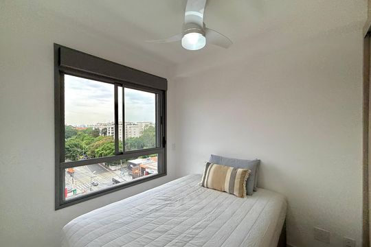 Quarto 1 de apartamento para alugar com 2 quartos, 37m² em Santo Amaro, São Paulo