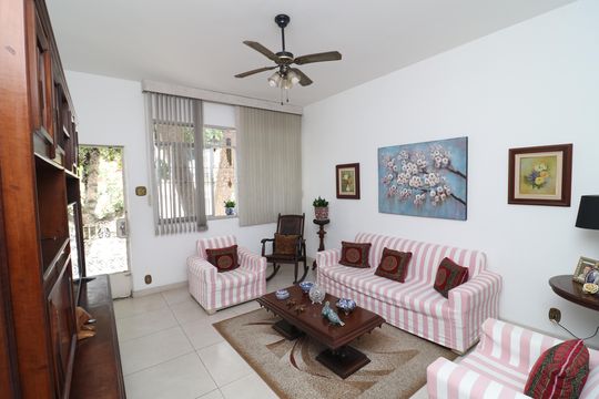 Casa à venda com 4 quartos, 400m² em Moneró, Rio de Janeiro