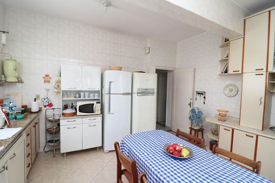 Cozinha de casa à venda com 4 quartos, 400m² em Moneró, Rio de Janeiro