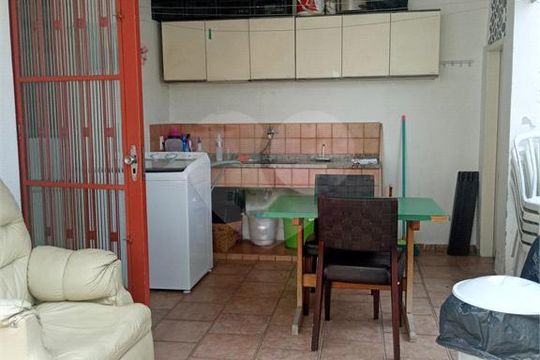 Casa à venda com 3 quartos, 210m² em Parque Monteiro Soares, São Paulo