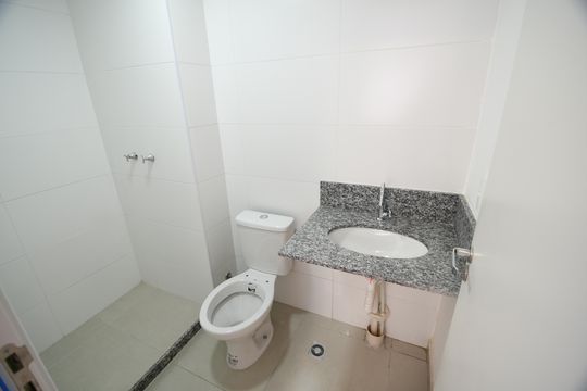 Banheiro Social de apartamento à venda com 2 quartos, 45m² em Conceicao, Campinas