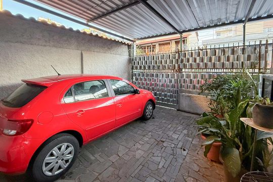 Garagem de casa à venda com 3 quartos, 400m² em Sagrada Família, Belo Horizonte