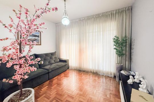 Casa à venda com 3 quartos, 400m² em Sagrada Família, Belo Horizonte