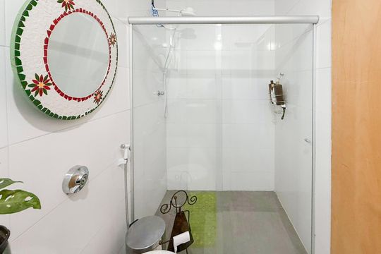 Casa 2 - Banheiro de casa à venda com 3 quartos, 400m² em Sagrada Família, Belo Horizonte