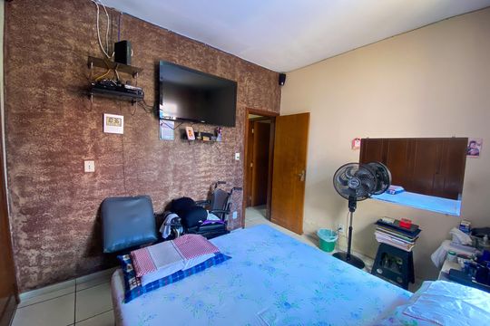 Casa à venda com 3 quartos, 360m² em Industrial, Contagem