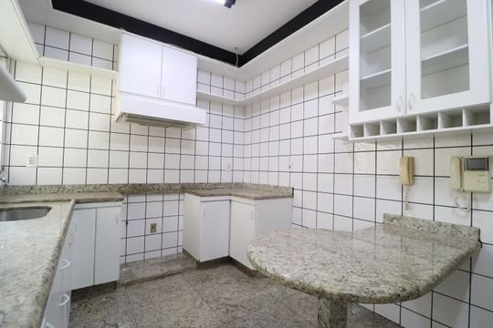 Cozinha de casa para alugar com 4 quartos, 219m² em Vigilato Pereira, Uberlândia