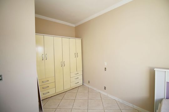 Quarto 1 de casa para alugar com 2 quartos, 150m² em Jardim América, Rio de Janeiro