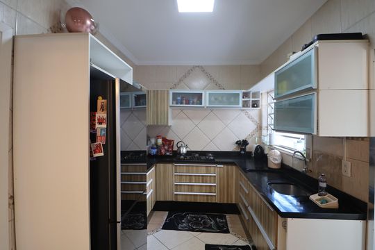 Cozinha de casa à venda com 4 quartos, 180m² em Marechal Rondon, Canoas