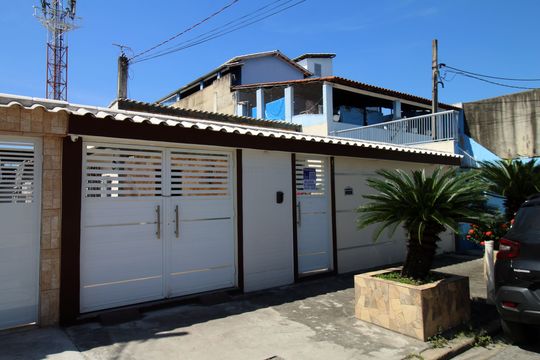 Fachada da casa de casa à venda com 2 quartos, 300m² em Irajá, Rio de Janeiro