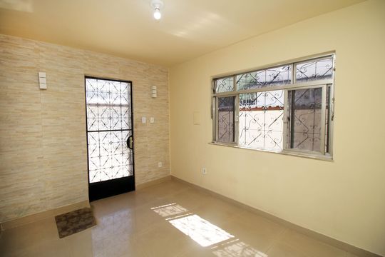 Casa à venda com 2 quartos, 300m² em Irajá, Rio de Janeiro