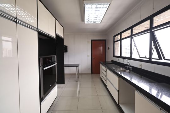 Cozinha  de apartamento à venda com 2 quartos, 138m² em Jardim, Santo André