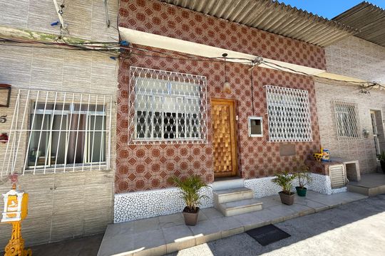 Fachada  de casa de condomínio para alugar com 4 quartos, 96m² em Cachambi, Rio de Janeiro