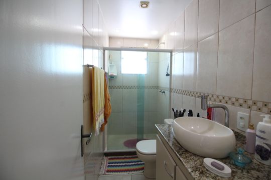 Banheiro Social de casa de condomínio à venda com 3 quartos, 110m² em Jacarepaguá, Rio de Janeiro
