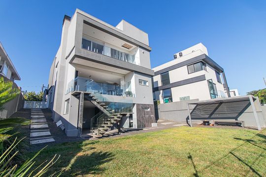 Quintal de casa de condomínio à venda com 3 quartos, 309m² em Vila Nova, Porto Alegre