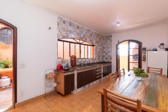 Cozinha da área gourmet de casa à venda com 3 quartos, 308m² em Jardim Piratininga, São Paulo