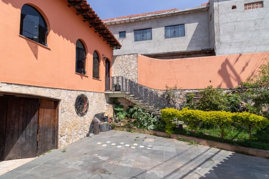 Quintal de casa à venda com 3 quartos, 308m² em Jardim Piratininga, São Paulo