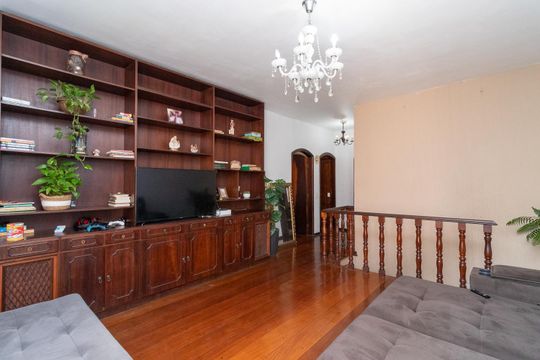 Casa à venda com 3 quartos, 308m² em Jardim Piratininga, São Paulo