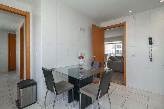 Cozinha de apartamento para alugar com 3 quartos, 169m² em Passo D’areia, Porto Alegre