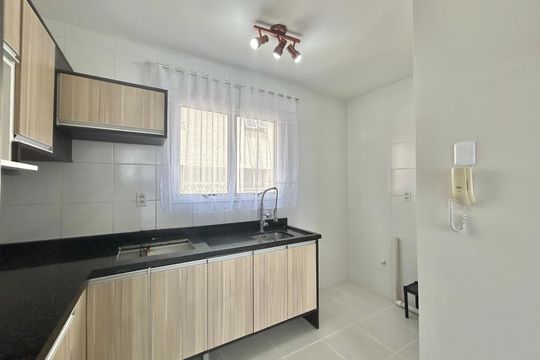 Cozinha de apartamento à venda com 2 quartos, 50m² em Scharlau, São Leopoldo
