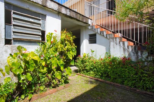 Jardim de casa à venda com 4 quartos, 230m² em Vila Ipiranga, Porto Alegre
